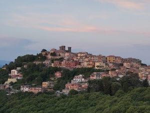 Si toglie la vita a 16 anni a Rocca Priora, lo zio: “Sognava