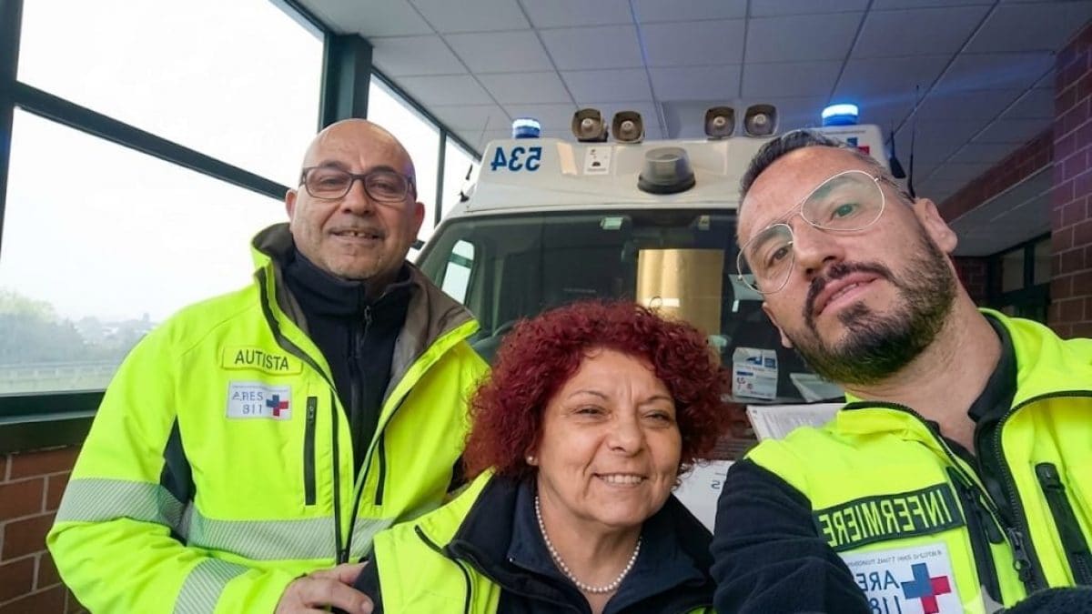 L’autista soccorritore Attilio Pirina, la barelliera Tiziana Salmasi e l’infermiere Marco Cardillo