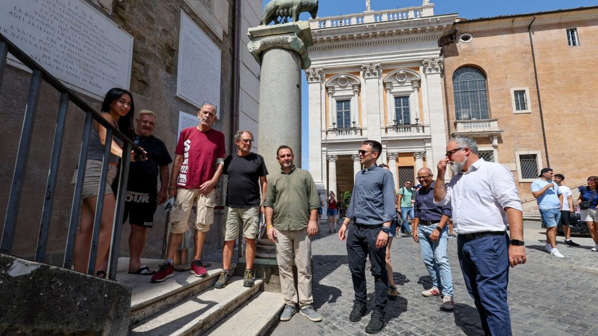 Una delegazione di Spin Time in Campidoglio a Roma (La Presse)