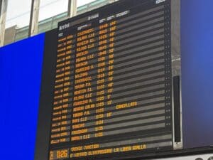 Guasto alla linea elettrica blocca un treno a Forlì e frana sul Brennero