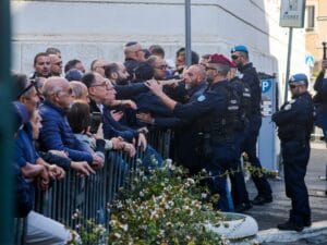 Contestazione all'Anpi durante la commemorazione del Ghetto di Roma