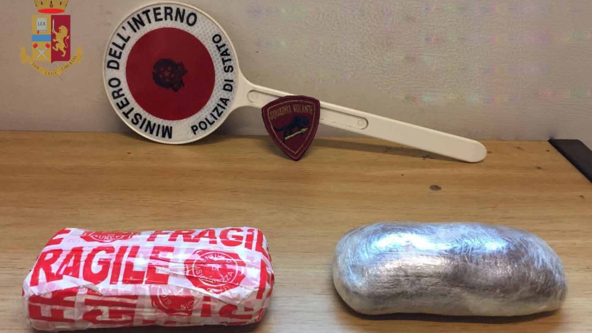 Il chilo di eroina sequestrato al presunto pusher arrestato (Fonte: polizia)