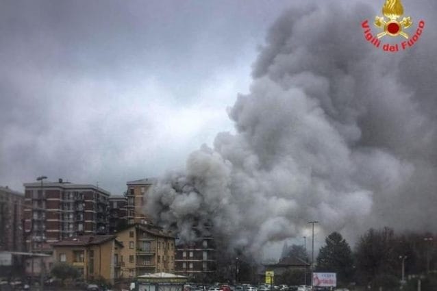 L’immagine dell’incendio a Malgrate (Fonte: Vigili del Fuoco)