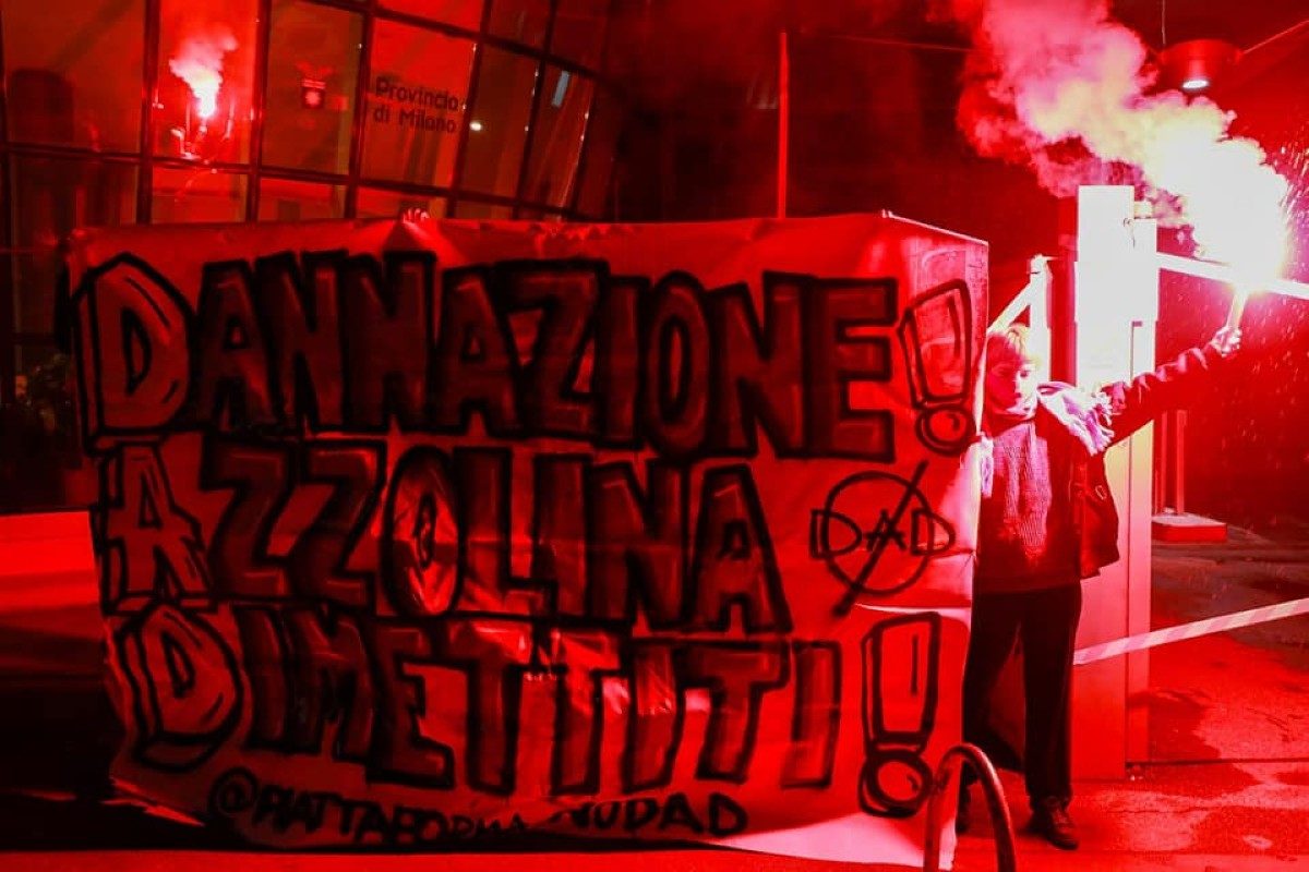 La protesta degli studenti contro la Dad a Milano (Fonte: Facebook)