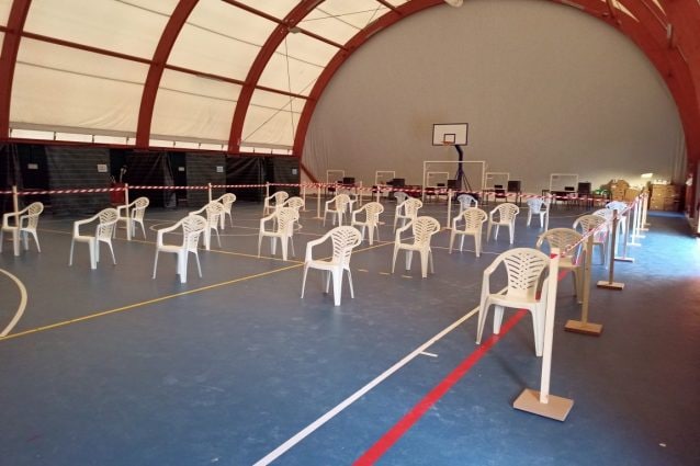 La palestra dove sarà effettuata la vaccinazione di massa (Foto: Comune di Viggiù – Facebook)