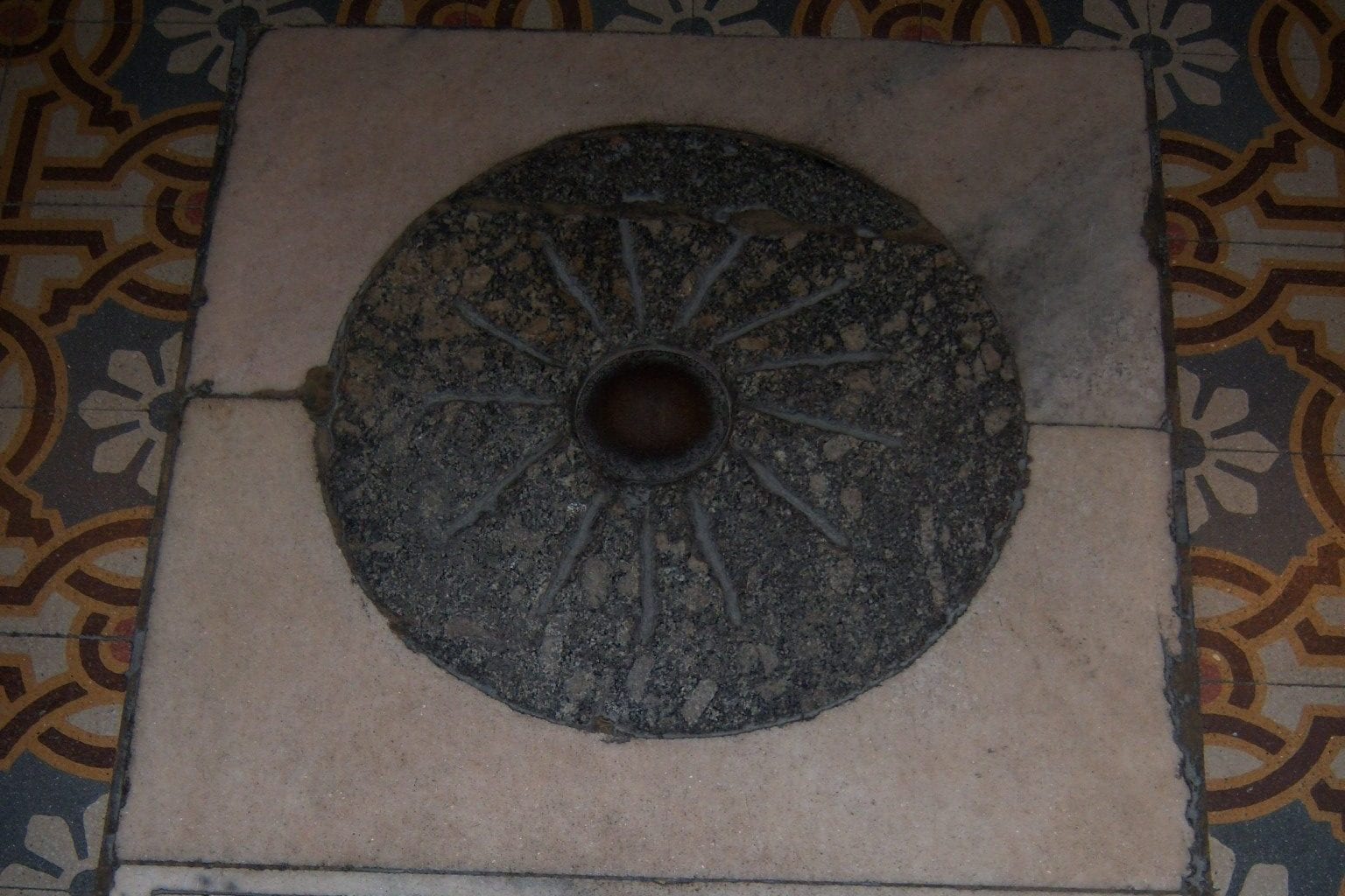 La pietra di San Barnaba (Foto di A ntv via Wikipedia)