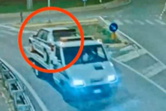 Un’immagine che mostra un’auto appena rubata (Fonte: carabinieri di Cremona)