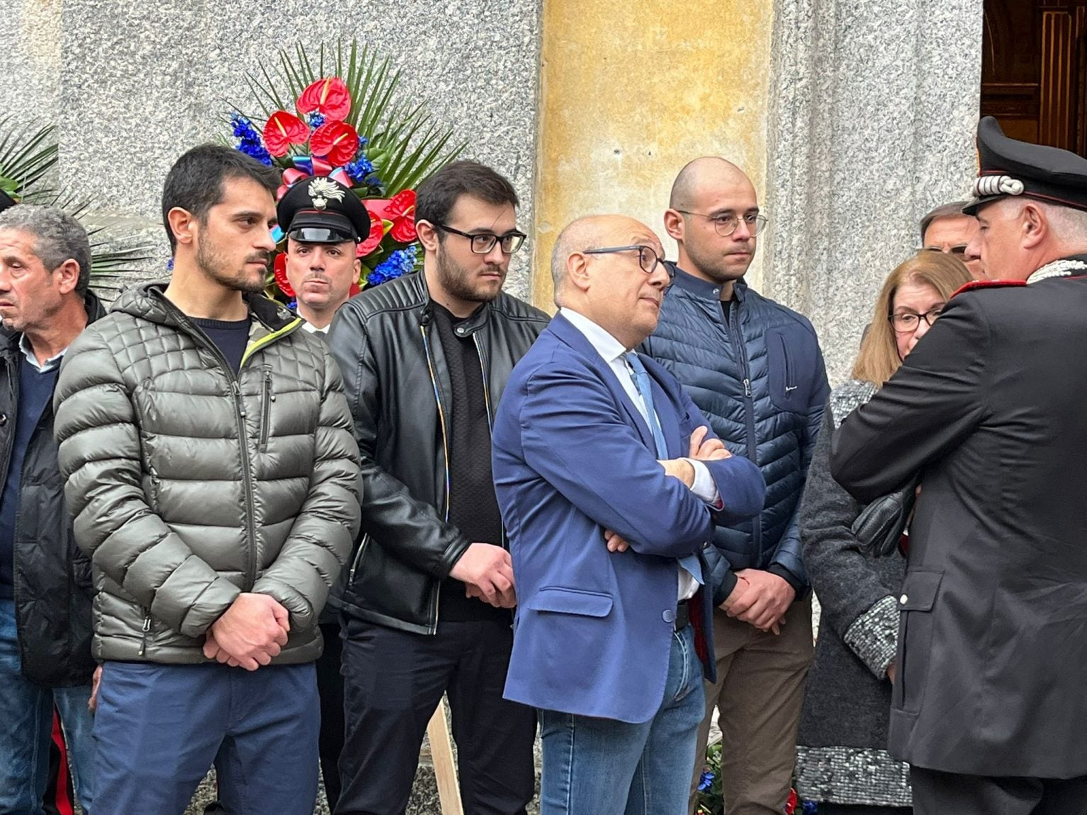 Al Funerale Del Maresciallo Di Asso Anche La Moglie Del Brigadiere Che 