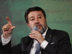 salvini-300x225.jpg