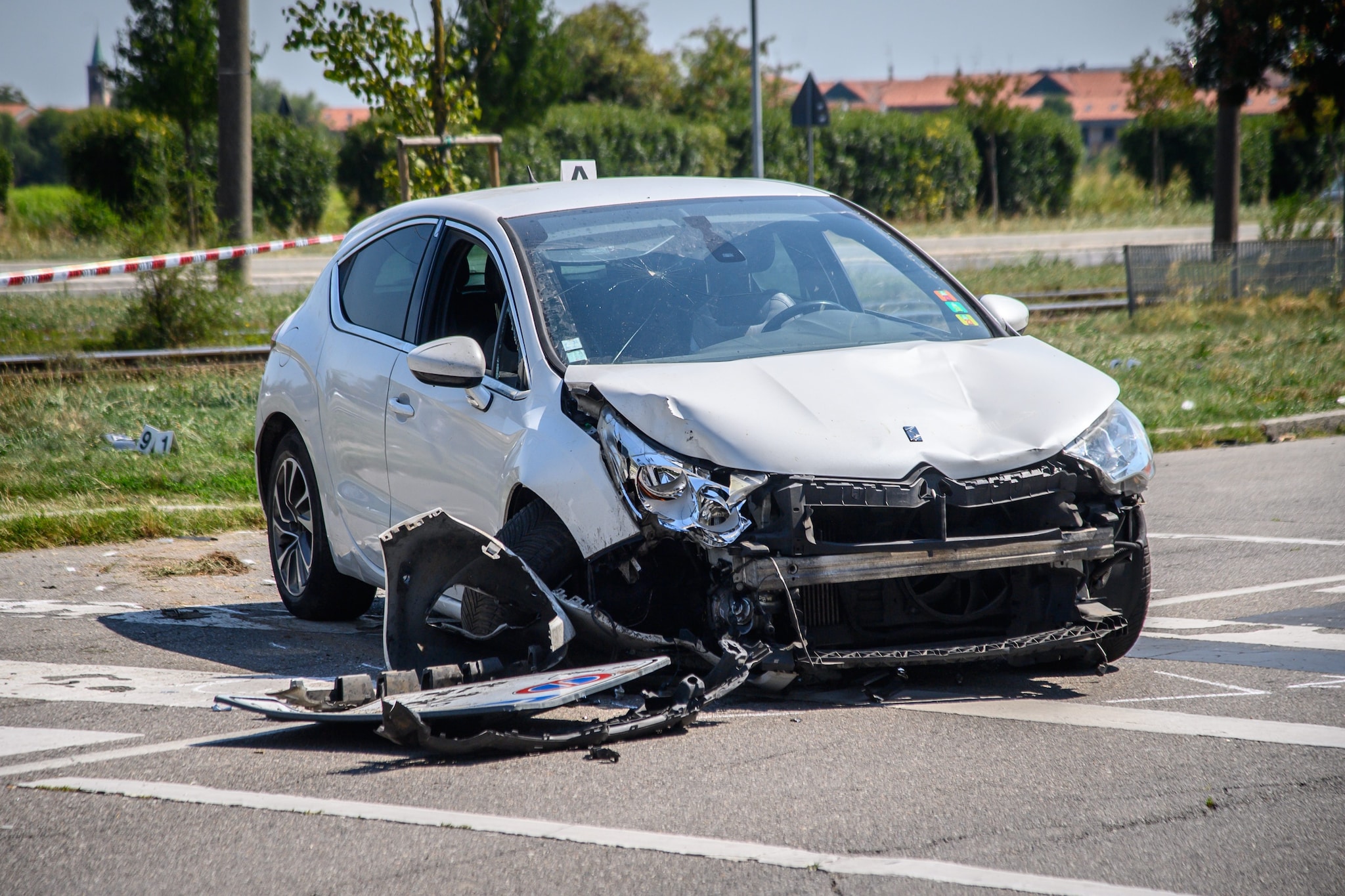 L’auto rubata che ha travolto Cecilia De Astis (foto da LaPresse)