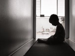 violenza-bimbo-300x225.jpg
