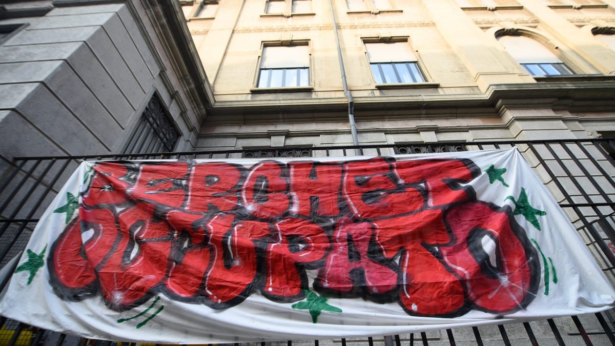 Il liceo ’Berchet’ di Milano occupato (foto da LaPresse)