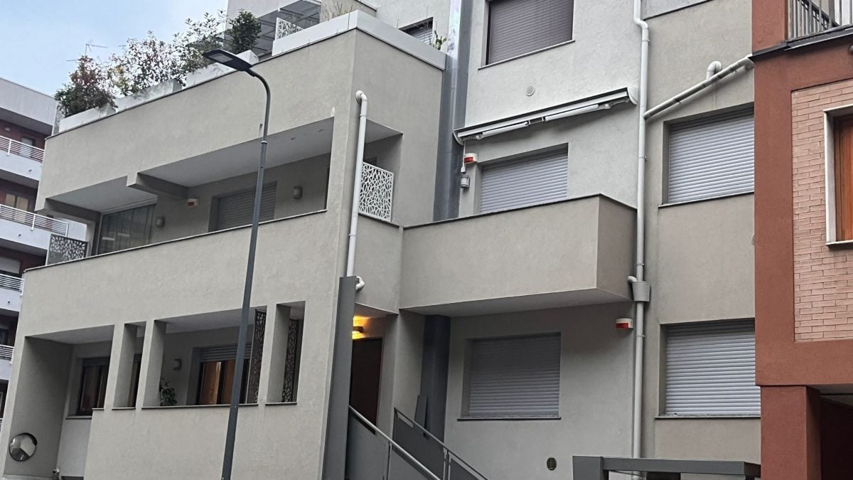 Lo stabile in via privata Iglesias a Milano