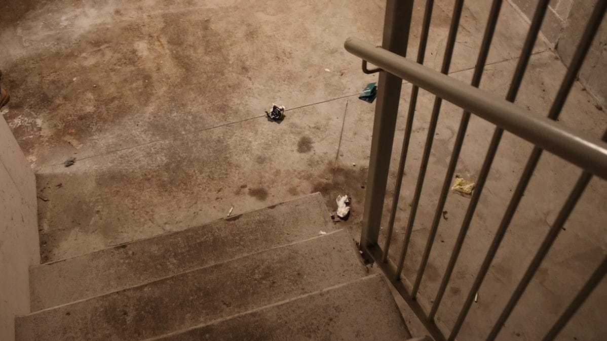 Una delle scale interne allo stabile di via Catania 126