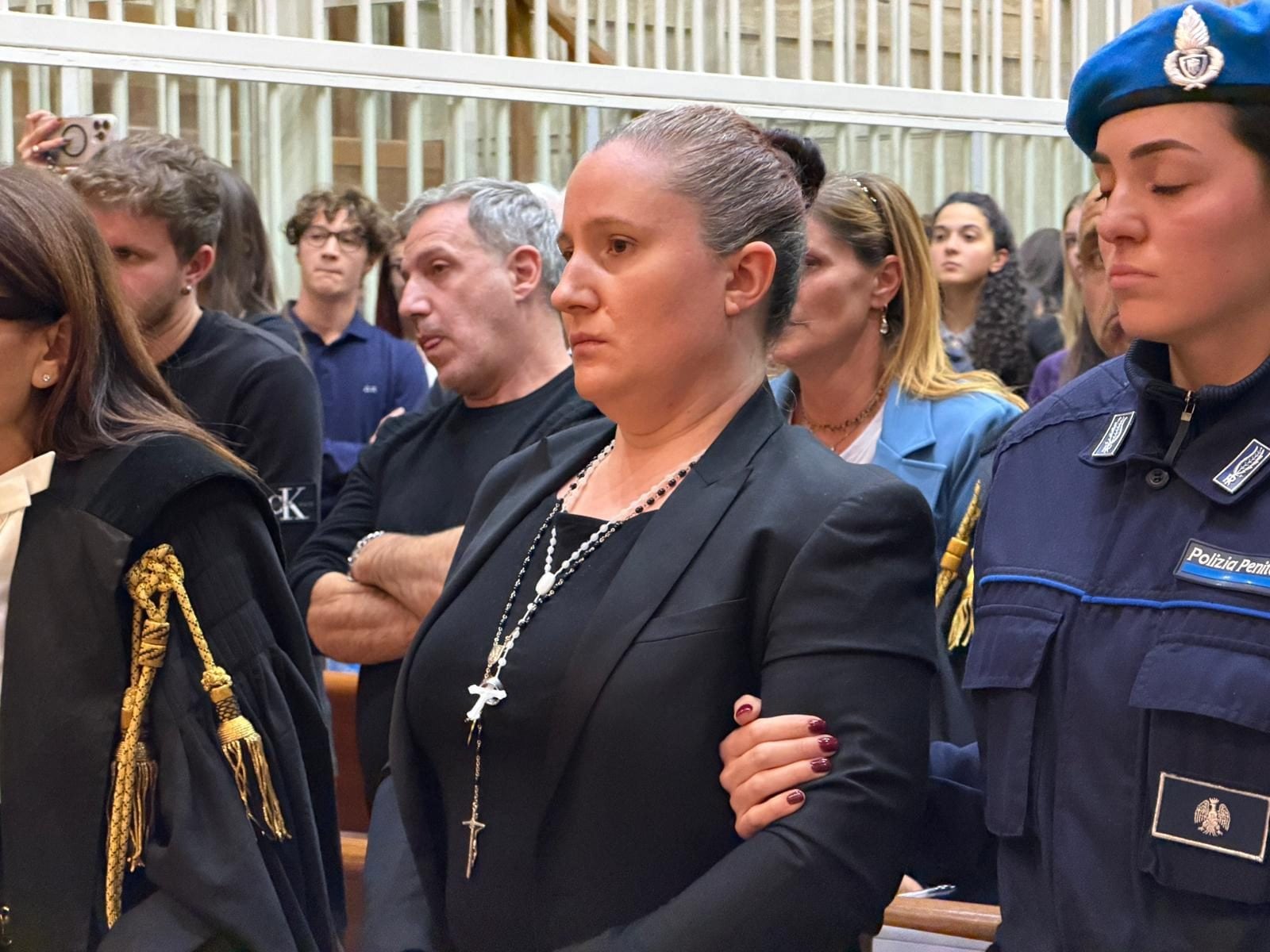 Processo Alessia Pifferi, ridotta a 24 anni la pena per aver fatto morire di stenti la figlia: niente ergastolo