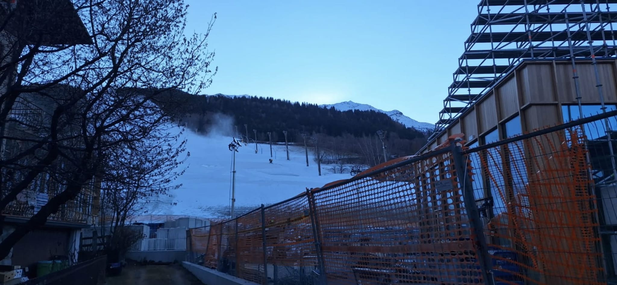 I cantieri ancora in corso all’arrivo della pista sciistica di Bormio