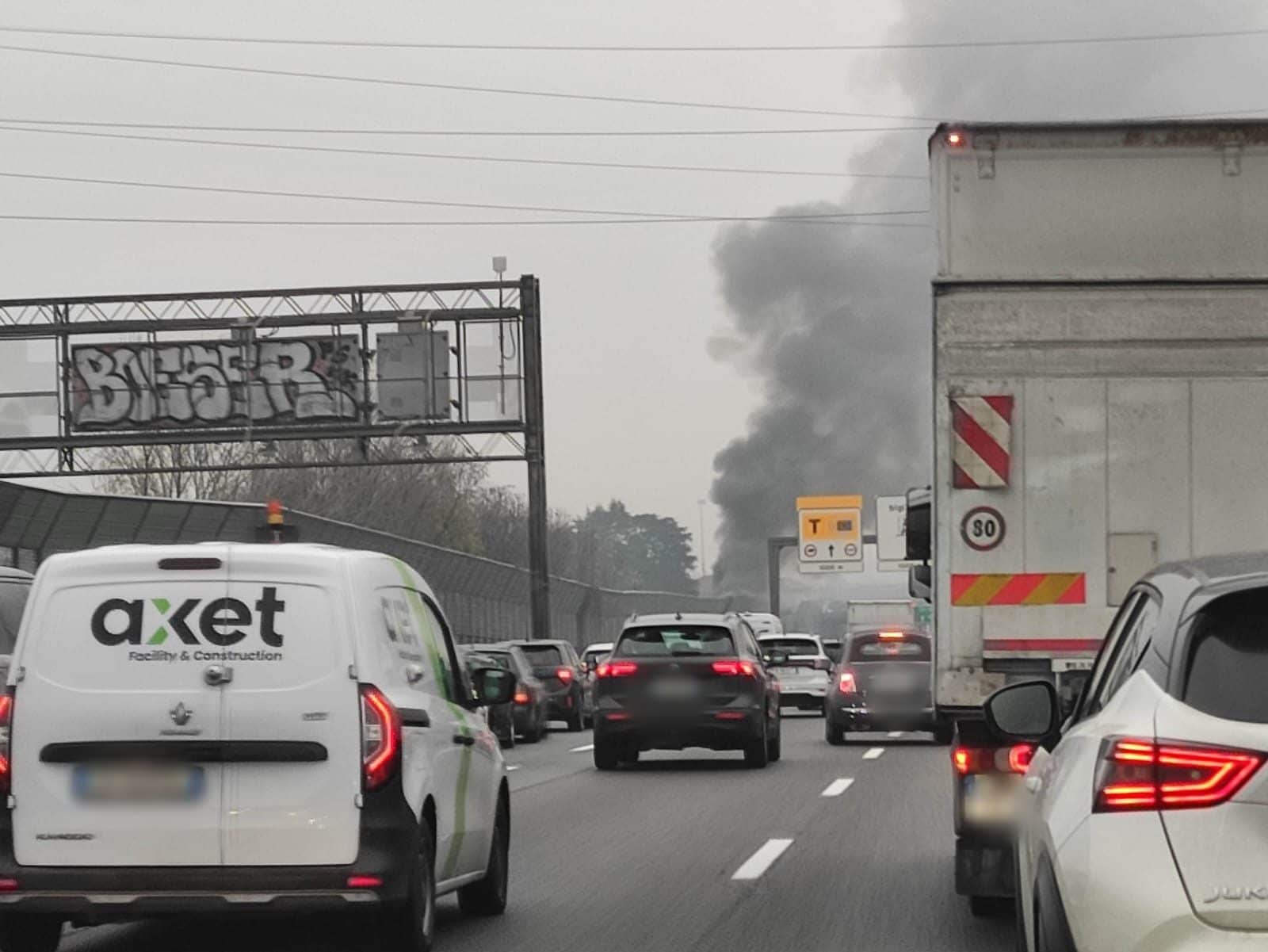 L’incendio a Milano