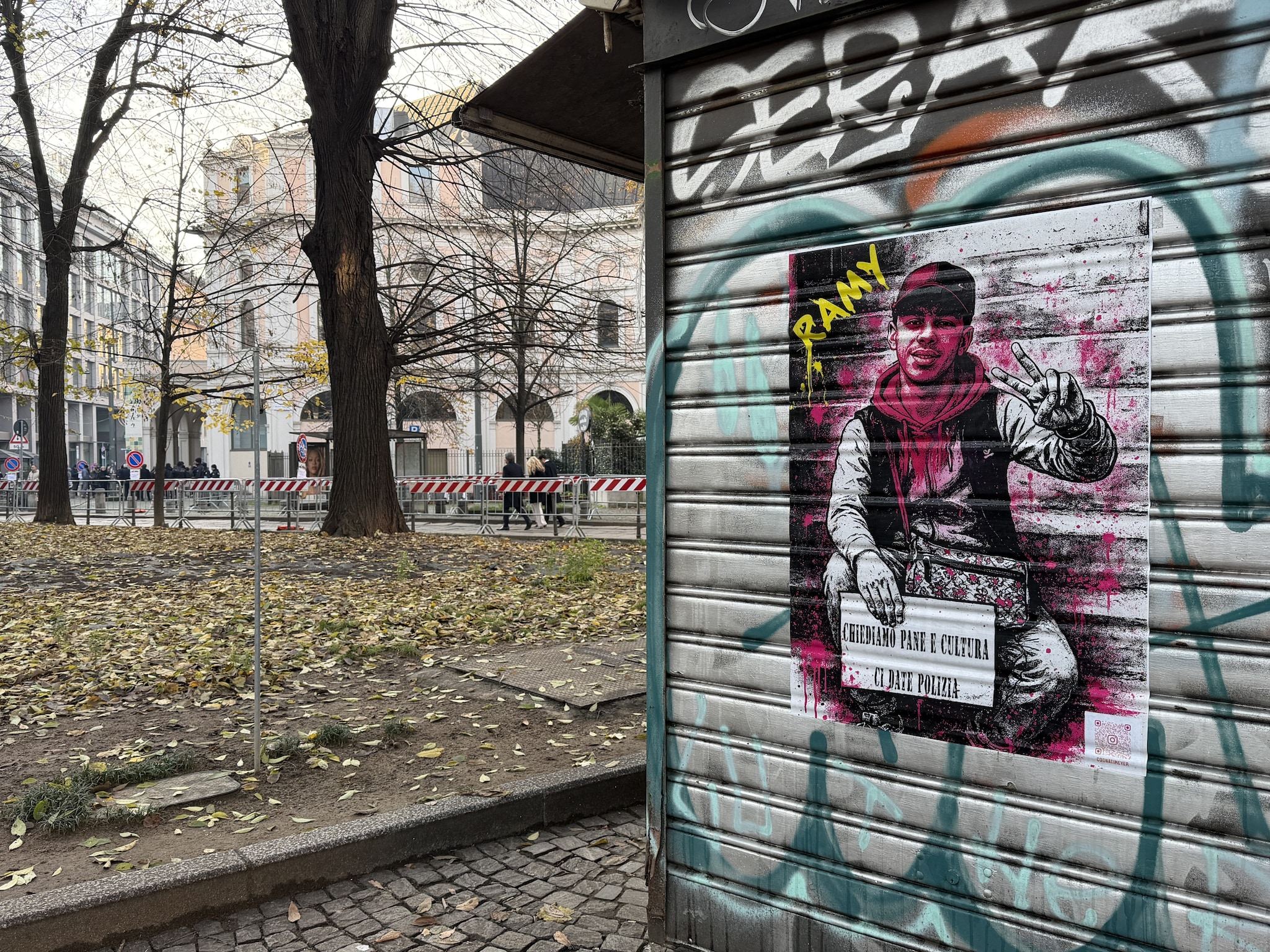 Il poster per Ramy Elgaml a pochi metri dal Teatro Dal Verme