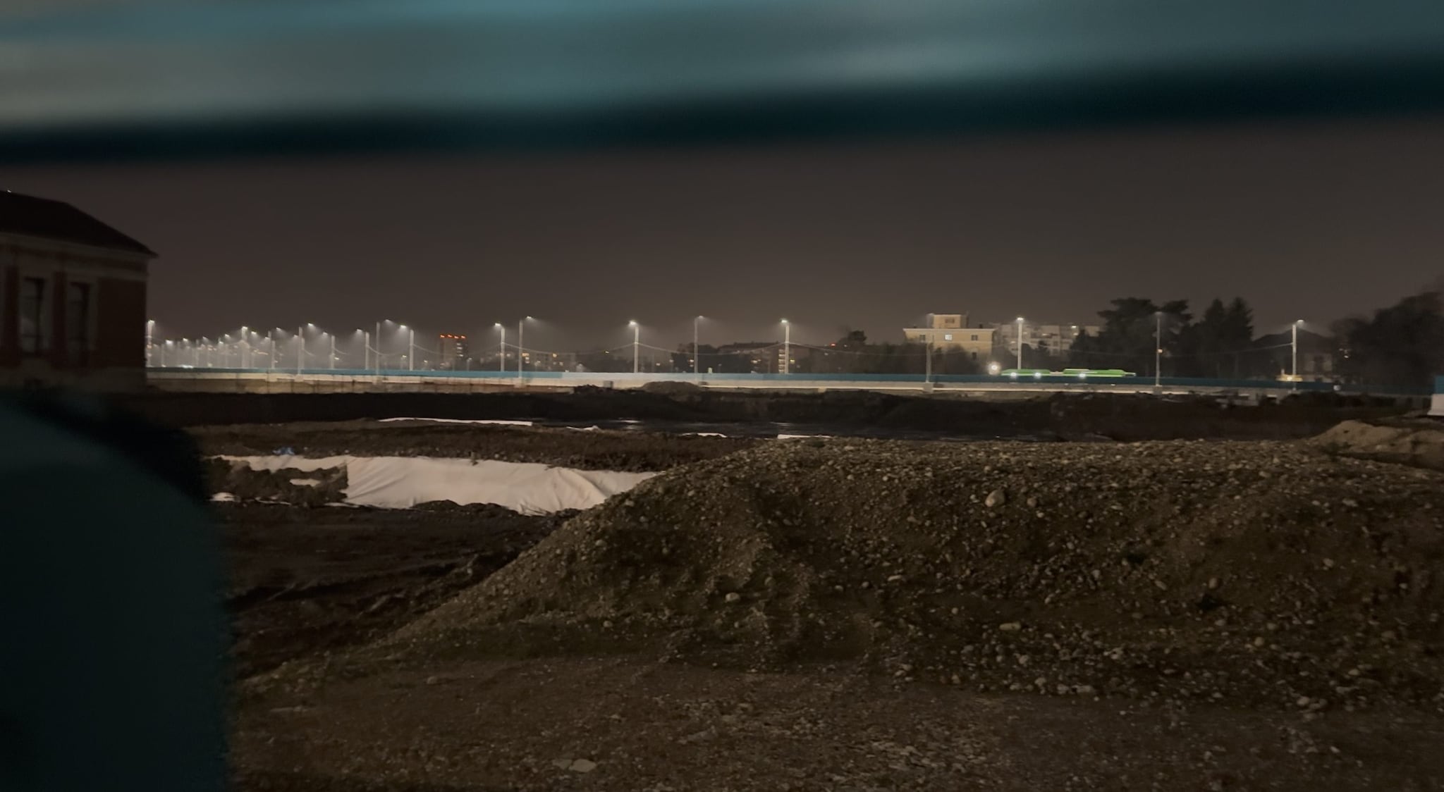 Cantieri davanti all’Arena Santa Giulia, foto di Fanpage.it