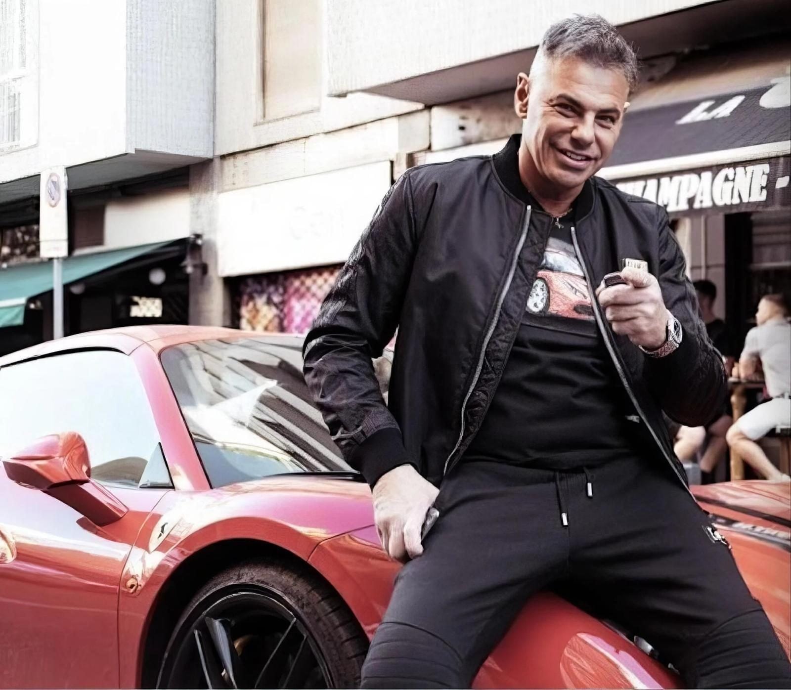 Ai tempi della Gintoneria con la Ferrari, sempre parcheggiata davanti al locale