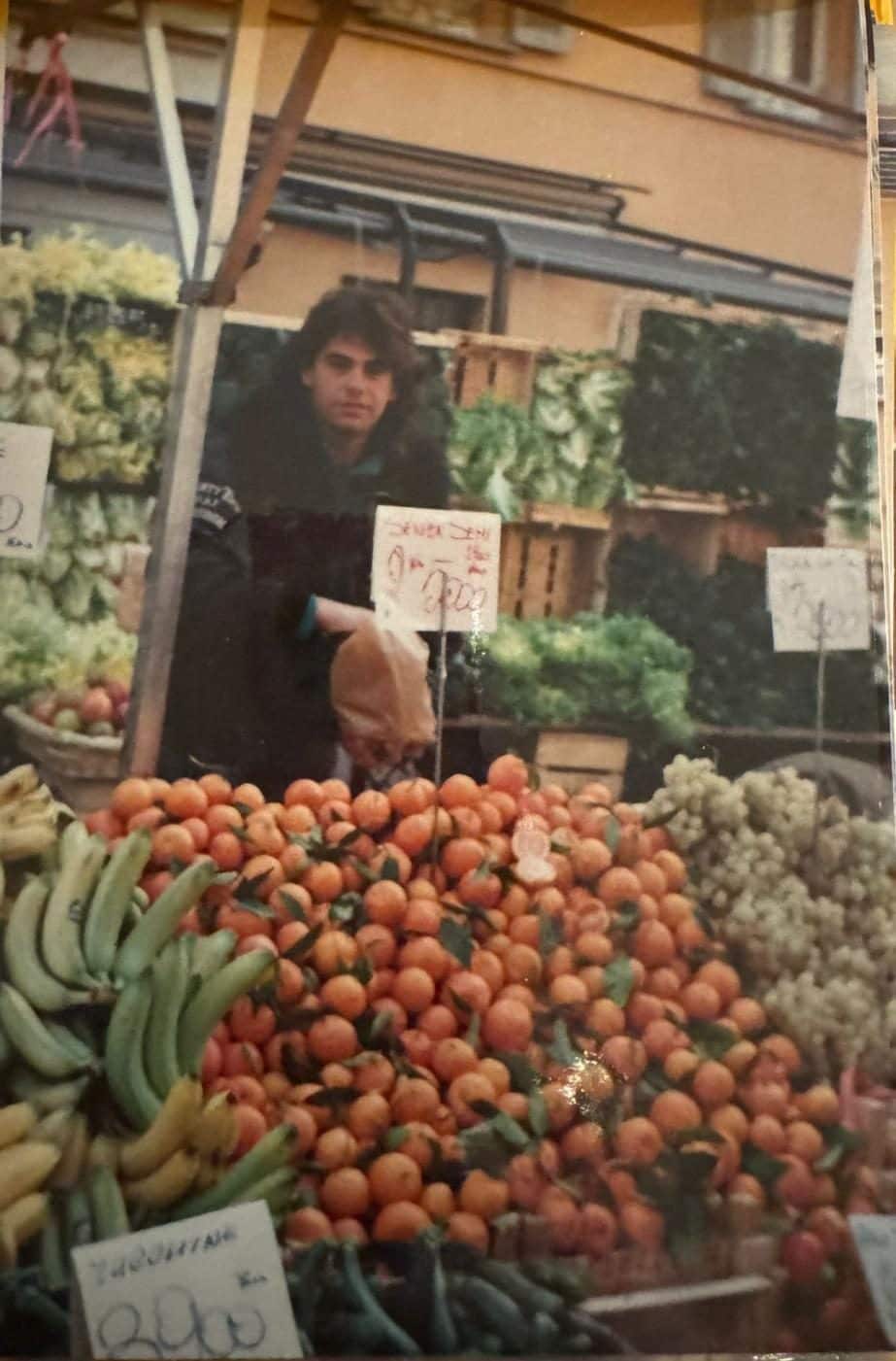 Gli anni nei mercati rionali a vendere frutta e verdura