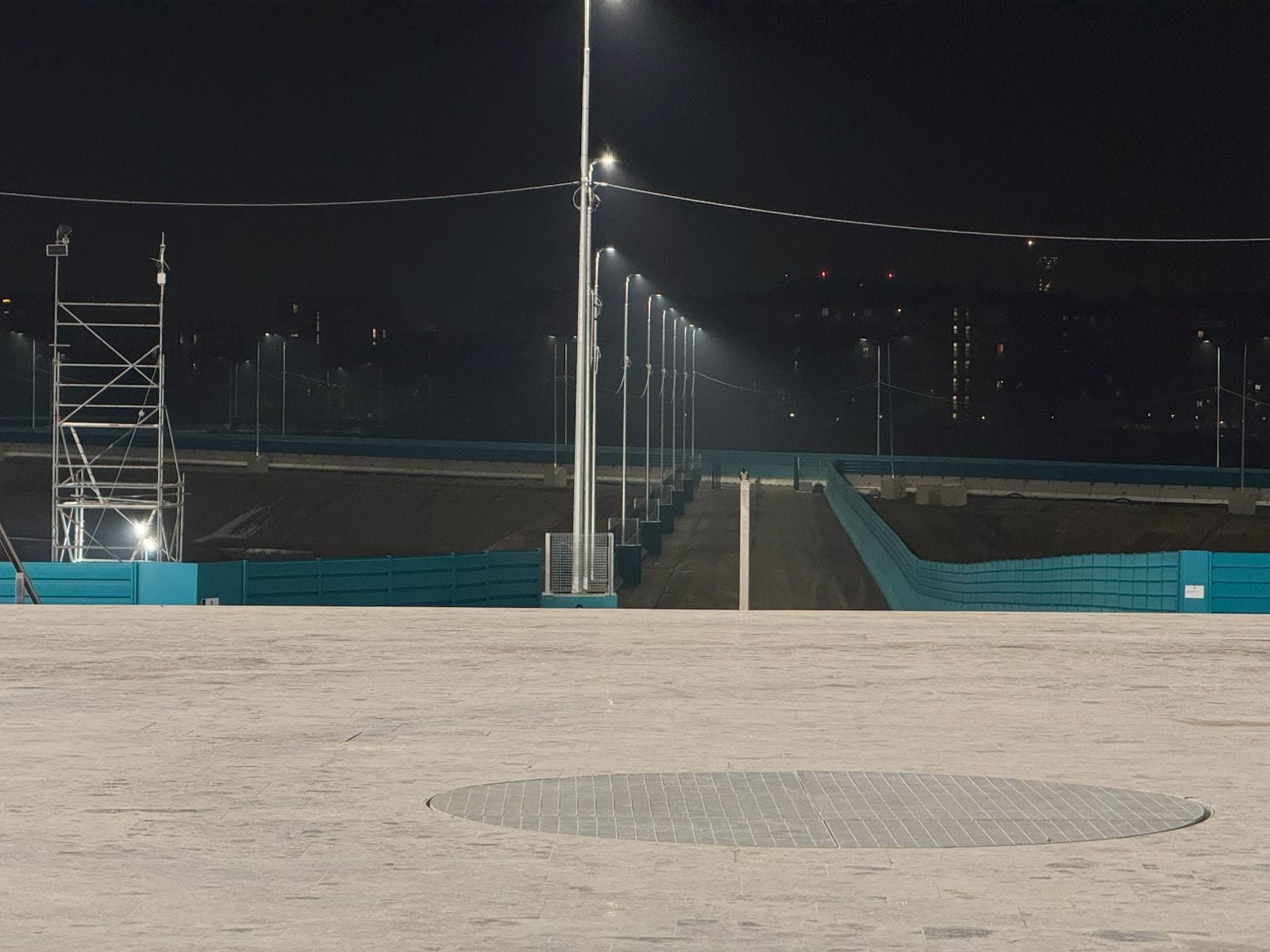 Cantieri davanti all’Arena Santa Giulia, foto di Fanpage.it