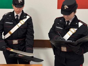 carabinieri-brescia-coltello-machete-1769885288662-300x225.jpeg