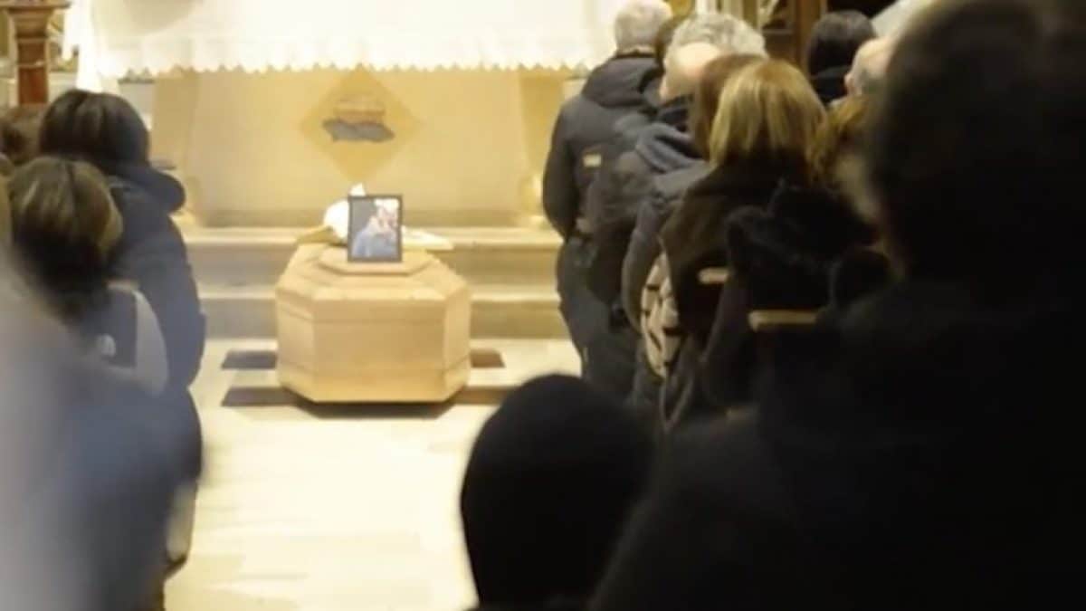 Funerale di Aurora Livoli nella chiesa di San Giovanni Battista a Monte San Biagio (Latina)
