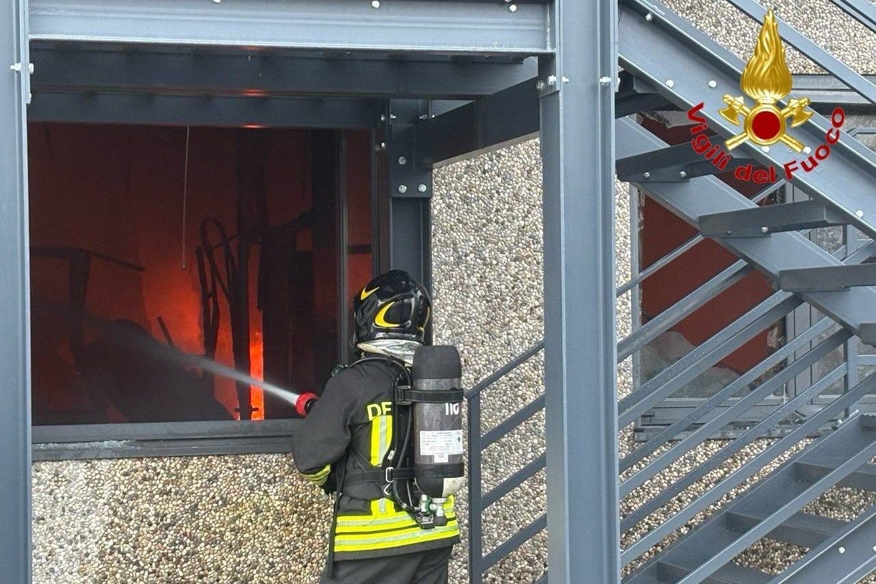 L’intervento dei vigili del fuoco alla Magic Pack