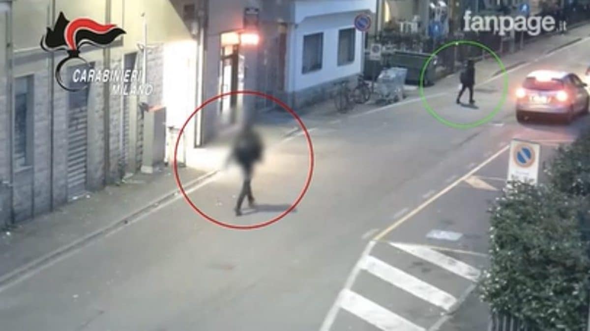 Gli attimi prima dell’aggressione (video Carabinieri Milano)
