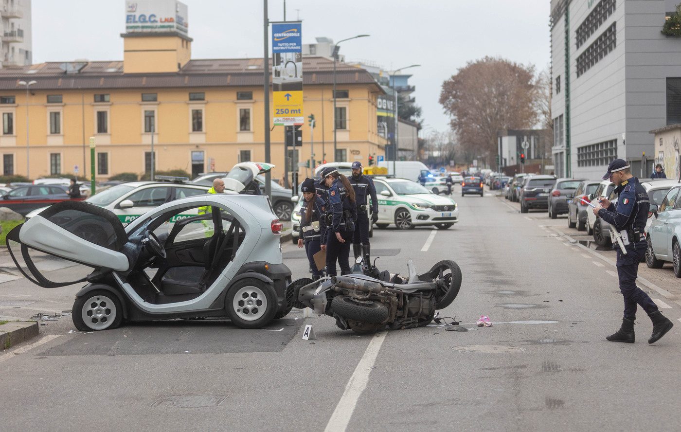 Le forze dell’ordine sul luogo dove ha perso la vita Andrea Curti