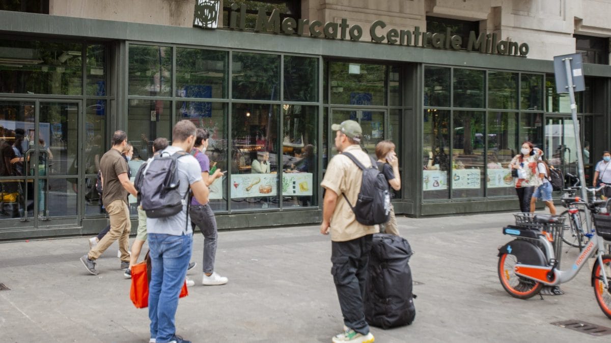 Il Mercato Centrale a Milano (foto di LaPresse)