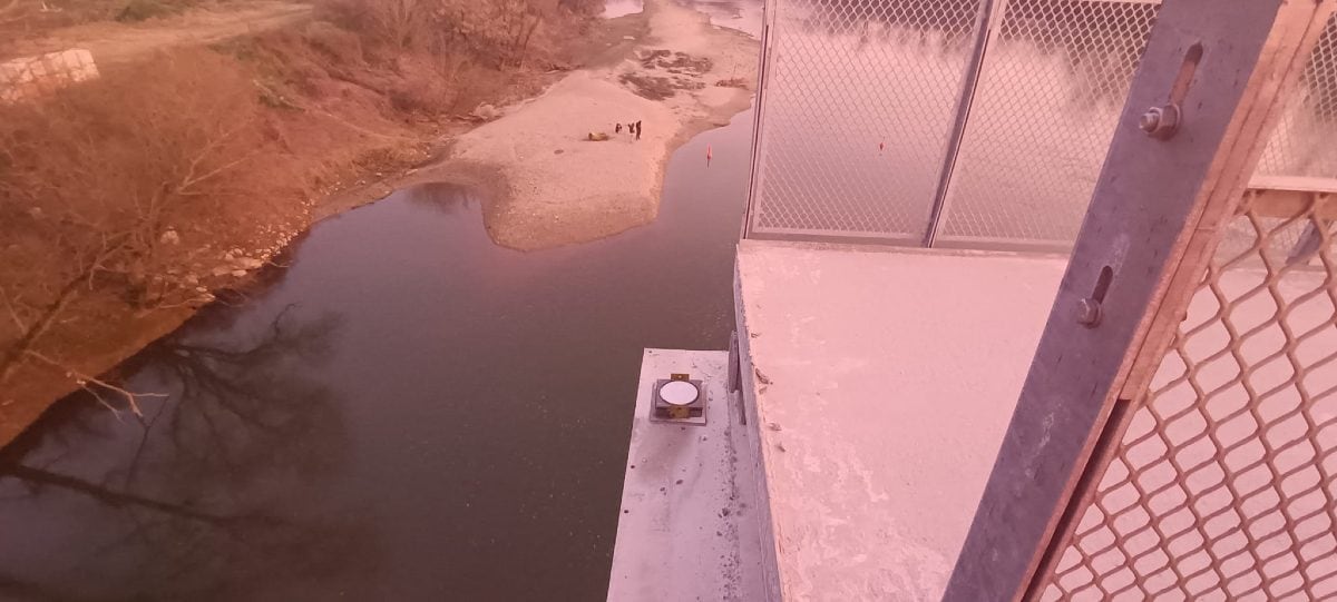 La passerella ciclopedonale sull’Adda di Maccastorna (Lodi) dopo il crollo