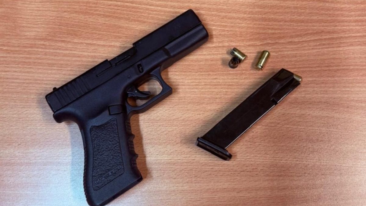 La pistola a salve usata per simulare la sparatoria