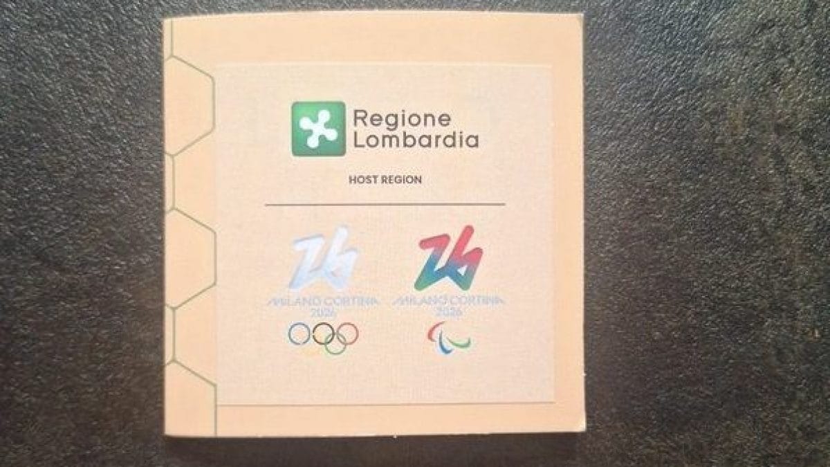 Una confezione dei preservativi olimpici di Milano Cortina