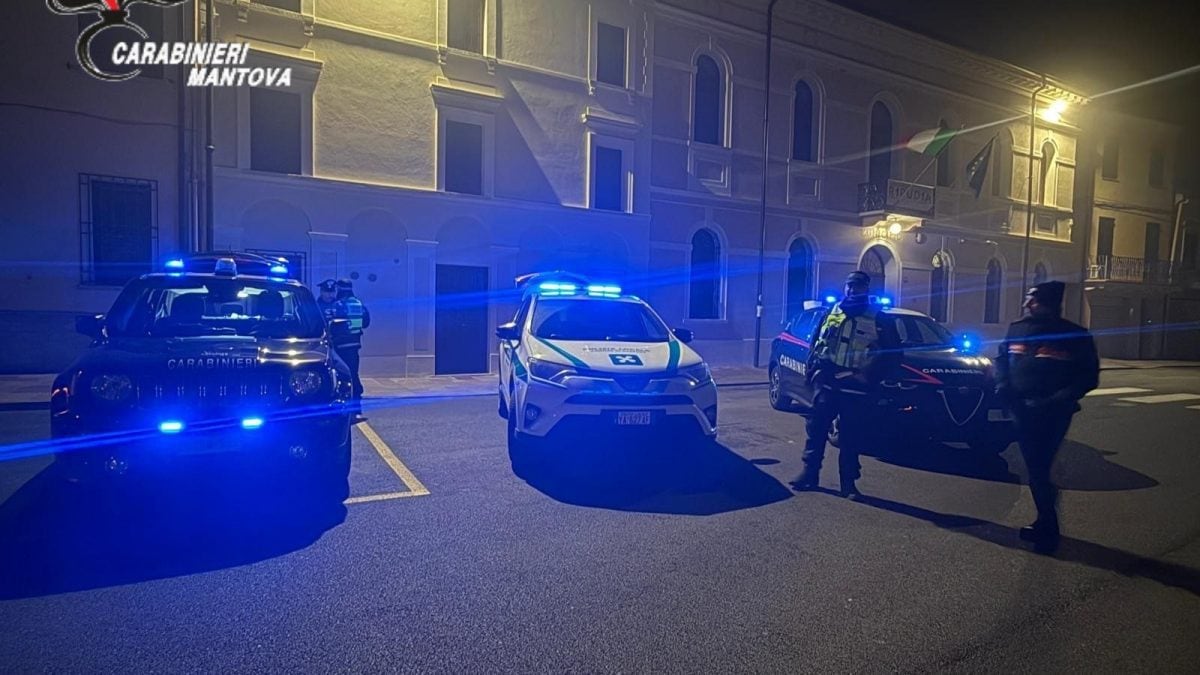 Le forze dell’ordine che hanno seguito le indagini