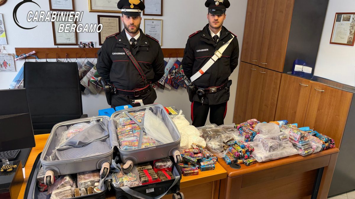 Le sostanze stupefacenti sequestrate dai carabinieri