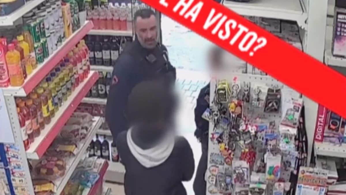 Un frame delle telecamere che hanno ripreso Carmelo Cinturrino nel 2024 – Credits: Chi l’ha visto?