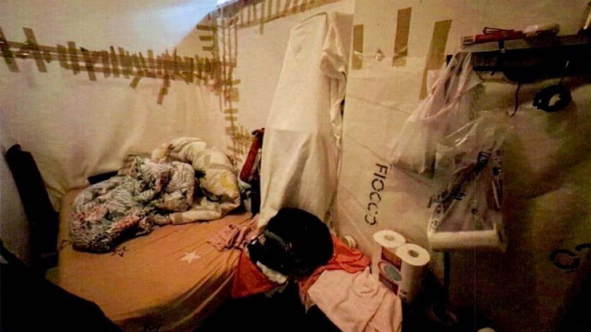 I dormitori abusivi negli opifici cinesi legati a Paul&Shark