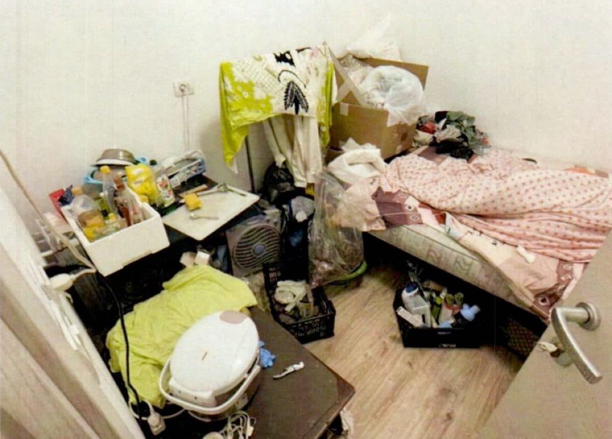 I dormitori abusivi negli opifici cinesi legati a Paul&Shark