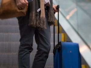 Pasqua lontano da casa, una mamma single a Milano: “600 euro per tornare in Puglia, rinunciamo alla famiglia”