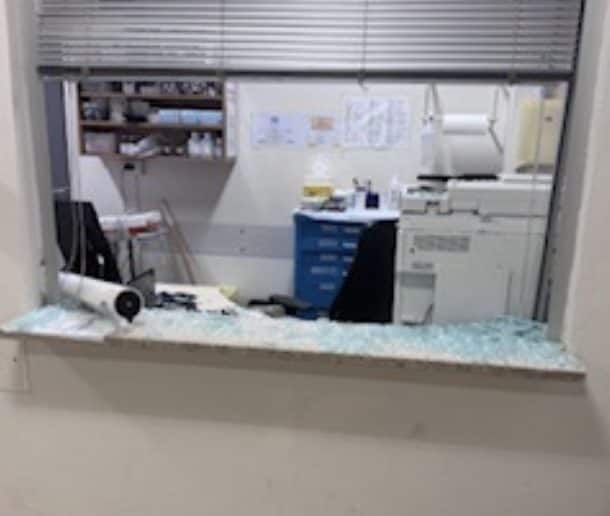 La sala d’attesa dell’ospedale di Suzzara distrutta