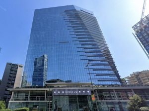 Caso di meningite nella torre Gioia 22: uffici chiusi e smart working per i dipendenti Intesa Sanpaolo