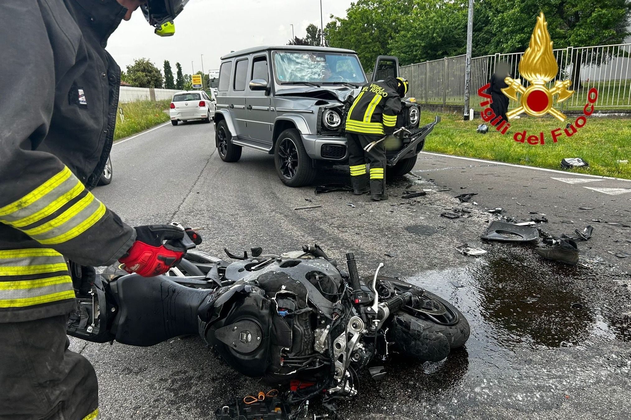 Si schianta con la moto contro un fuoristrada nel Milanese e viene ...