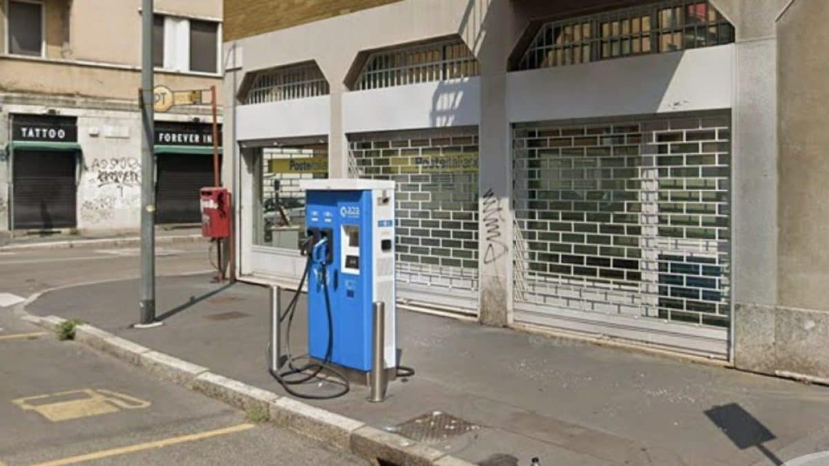 Ufficio postale via Rimini 2, Milano (foto Google Maps)