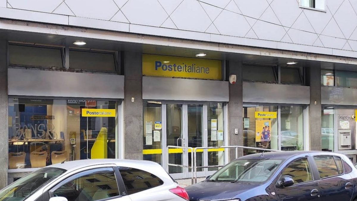 Poste Italiane di via Rubens a Milano