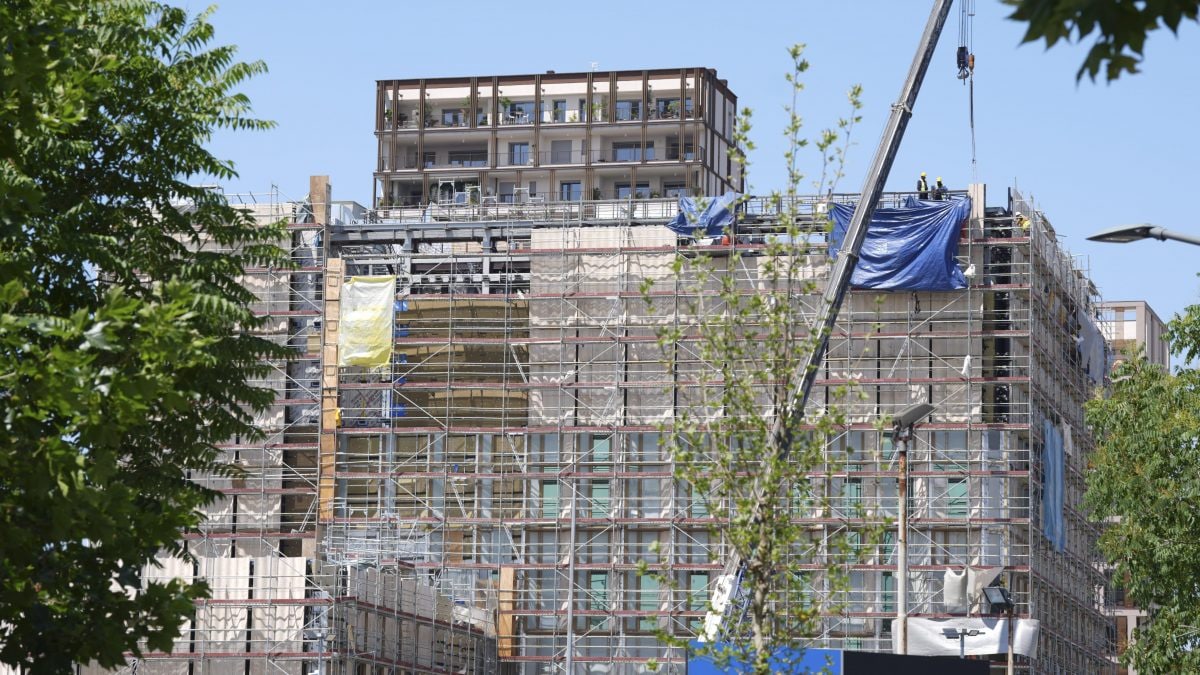 Il cantiere in piazzale Accursio a Milano per il nuovo Consolato degli Stati Uniti (foto da LaPresse)