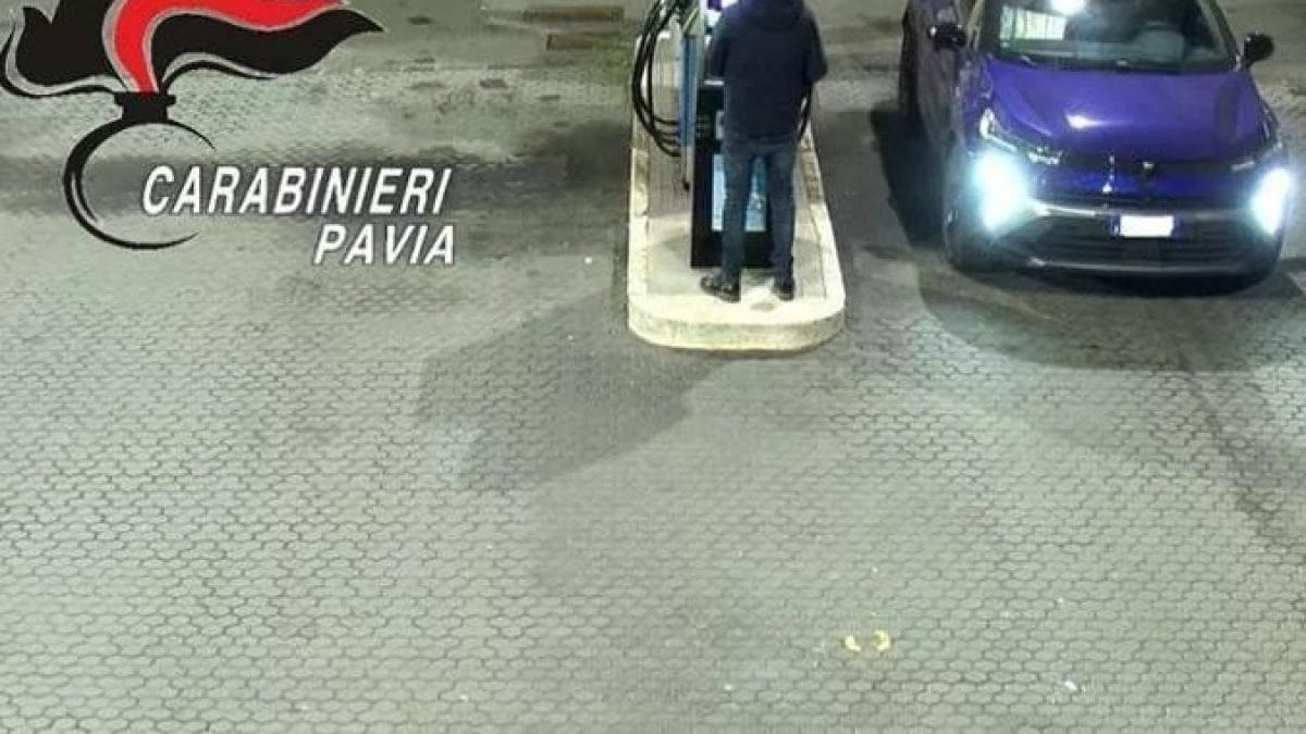 Uno dei rifornimenti contestati al volontario della Croce Rossa di Pavia
