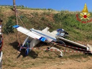 Perde il controllo dell’ultraleggero e precipita nelle campagne bresciane: morto il pilota Guido Barbi
