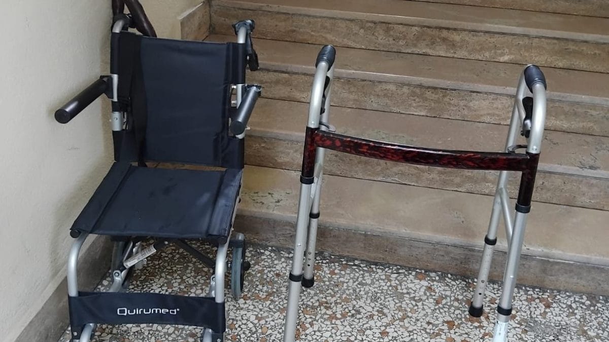 L’ingresso della palazzina di via Ciriè 5, Milano